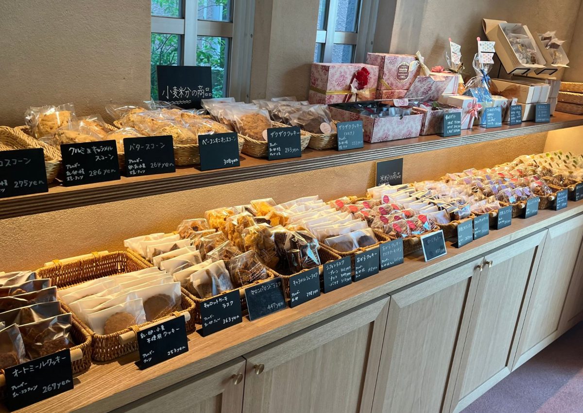 スコーンやクッキーなど焼き菓子のコーナー