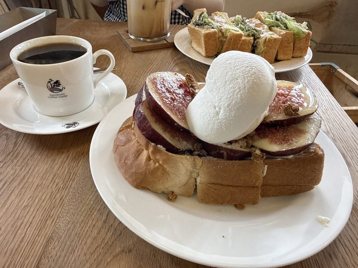 イチジクトーストとマイルドブレンド