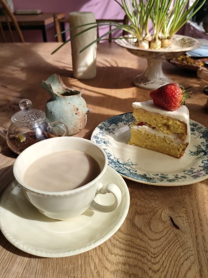 あたたかいチャイとショートケーキ